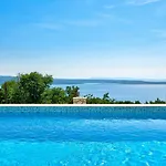 Apartmán Lichtdurchflutetes Nur 600 Meter Zum Sandstrand Mit Pool, Gym, Meerblick Crikvenica