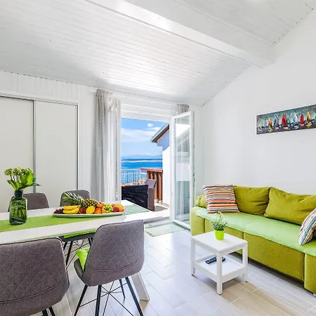 Lichtdurchflutetes Nur 600 Meter Zum Sandstrand Mit Pool, Gym, Meerblick Apartman Crikvenica
