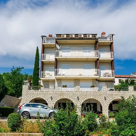 Lichtdurchflutetes Nur 600 Meter Zum Sandstrand Mit Pool, Gym, Meerblick Apartman Crikvenica