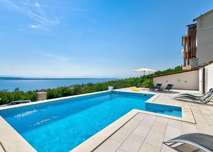 Lichtdurchflutetes Nur 600 Meter Zum Sandstrand Mit Pool, Gym, Meerblick *