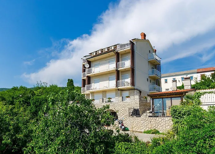 Lichtdurchflutetes Nur 600 Meter Zum Sandstrand Mit Pool, Gym, Meerblick Daire Crikvenica