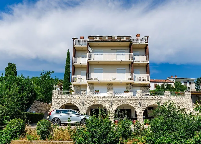 Lichtdurchflutetes Nur 600 Meter Zum Sandstrand Mit Pool, Gym, Meerblick Daire Crikvenica