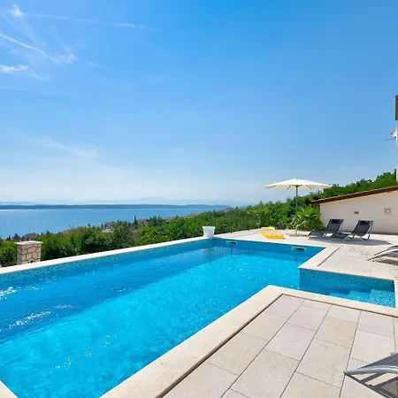Lichtdurchflutetes Nur 600 Meter Zum Sandstrand Mit Pool, Gym, Meerblick *