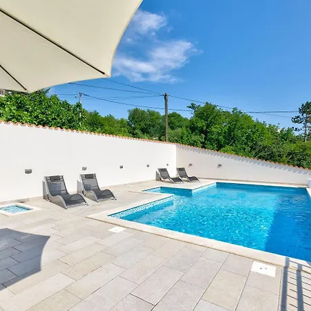Apartament Lichtdurchflutetes Nur 600 Meter Zum Sandstrand Mit Pool, Gym, Meerblick Crikvenica