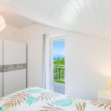 Lichtdurchflutetes Nur 600 Meter Zum Sandstrand Mit Pool, Gym, Meerblick Apartament Crikvenica