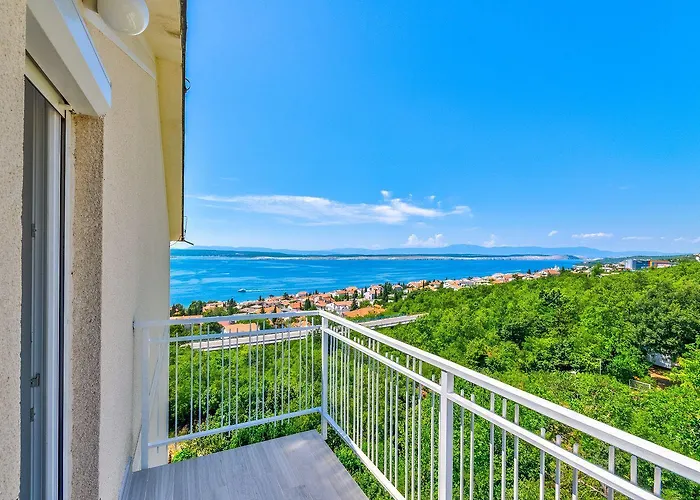 Lichtdurchflutetes Nur 600 Meter Zum Sandstrand Mit Pool, Gym, Meerblick Lejlighed